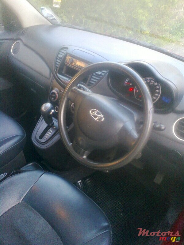 2011' Hyundai i10 AUTOMATIC photo #3