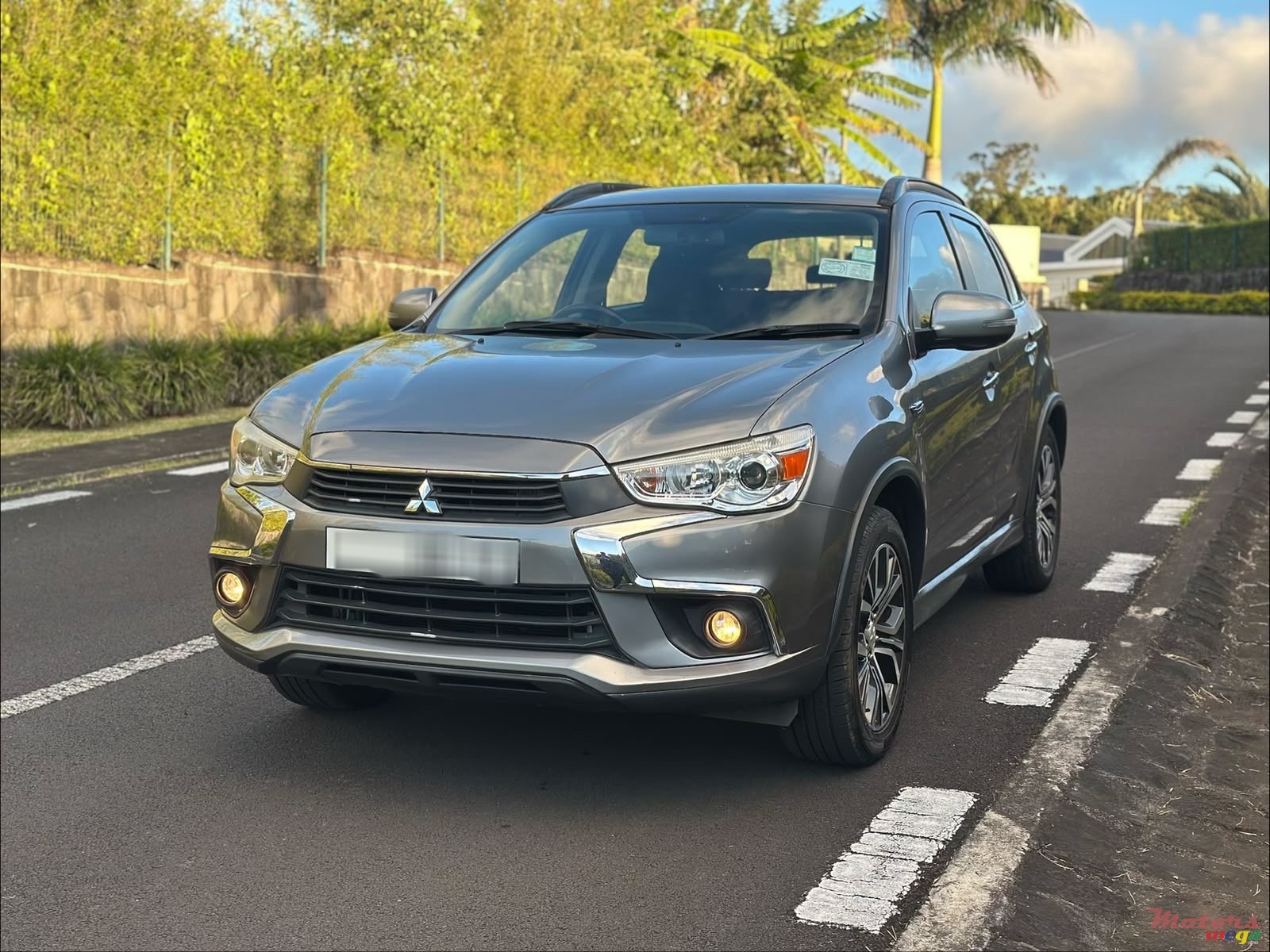 2017' Mitsubishi ASX photo #2