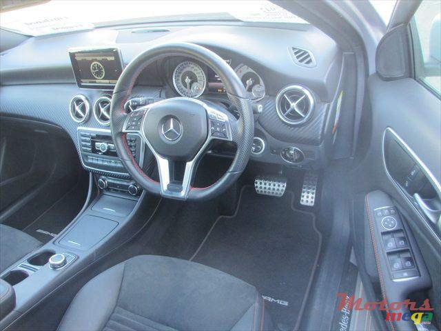 2014' Mercedes-Benz A 180 photo #5