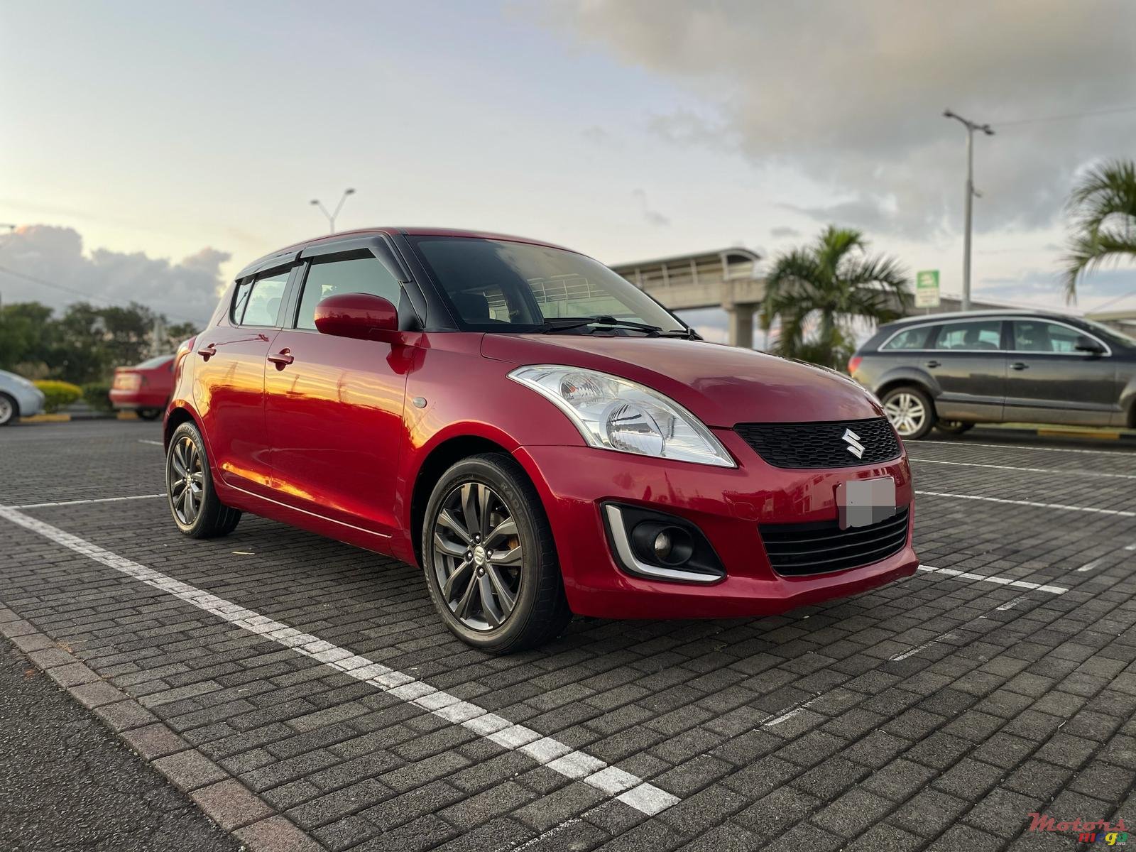 2014' Suzuki Swift photo #1