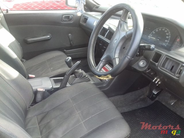 1991' Mitsubishi Galant photo #5