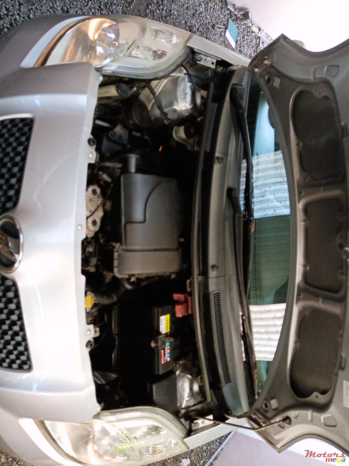 2007' Toyota Vitz photo #2