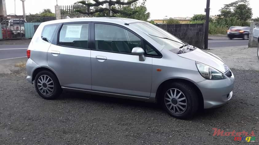 2005' Honda Fit photo #2