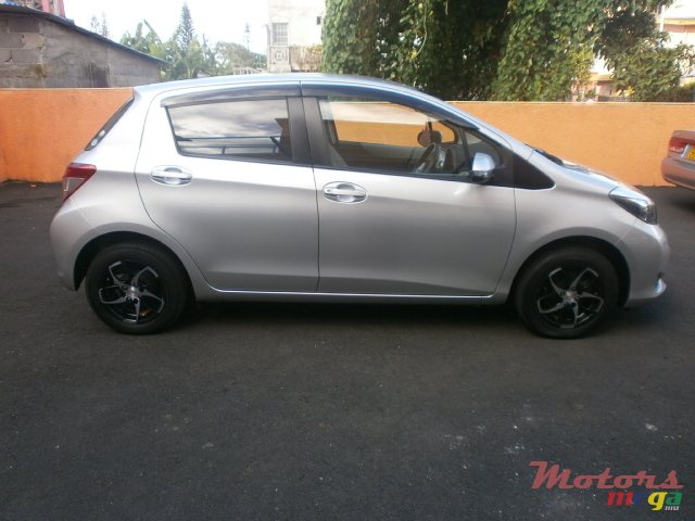 2011' Toyota Yaris Vitz JAPAN photo #2