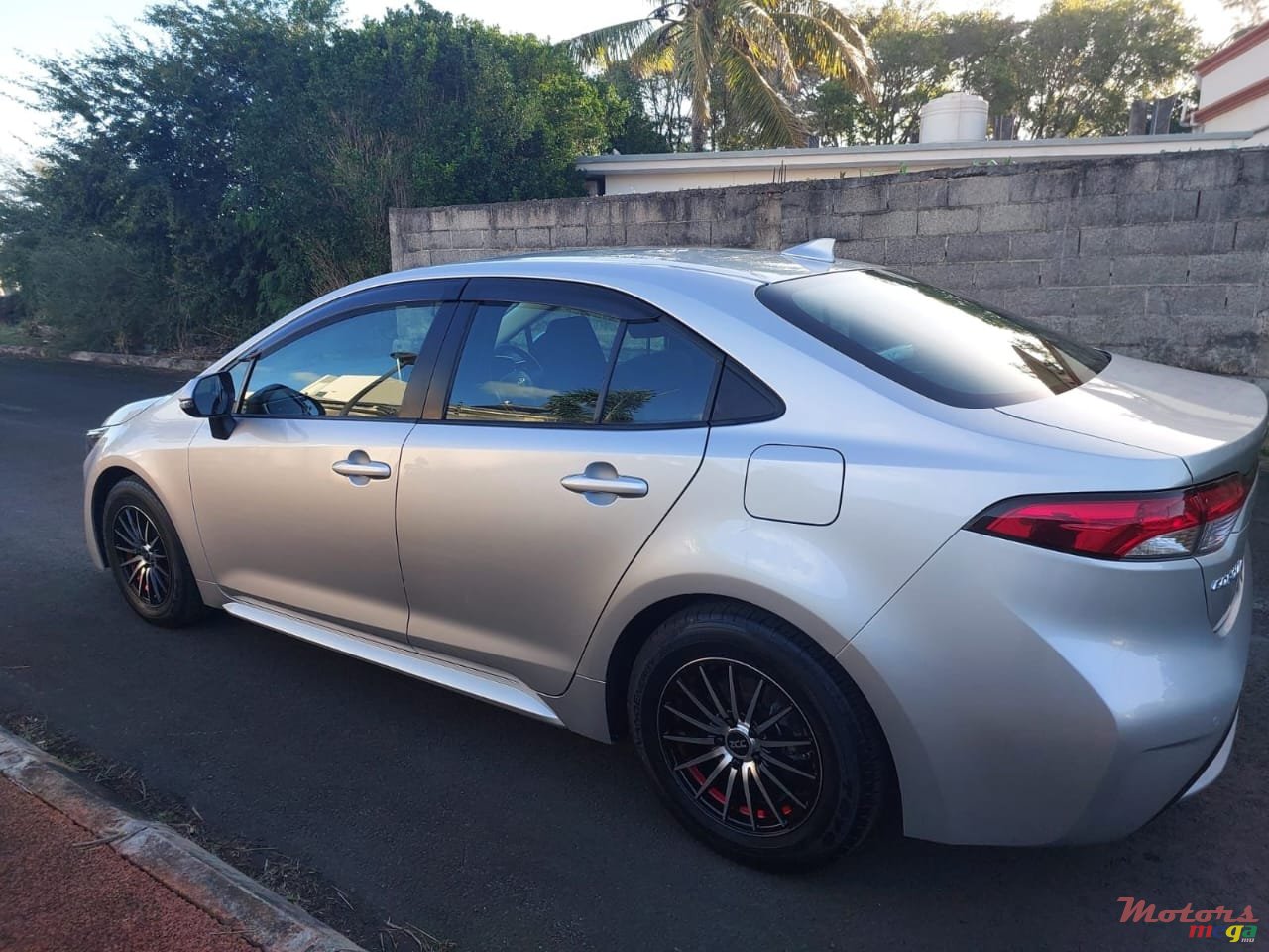 2021' Toyota Corolla photo #3