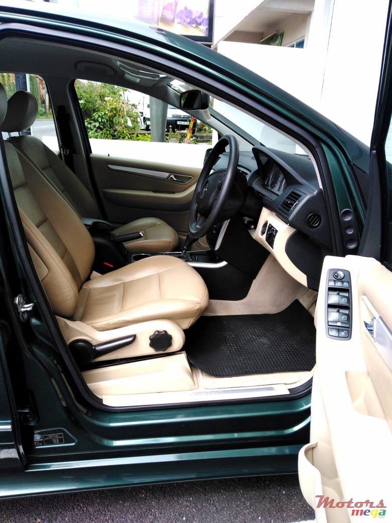 2011' Mercedes-Benz B 160 photo #3