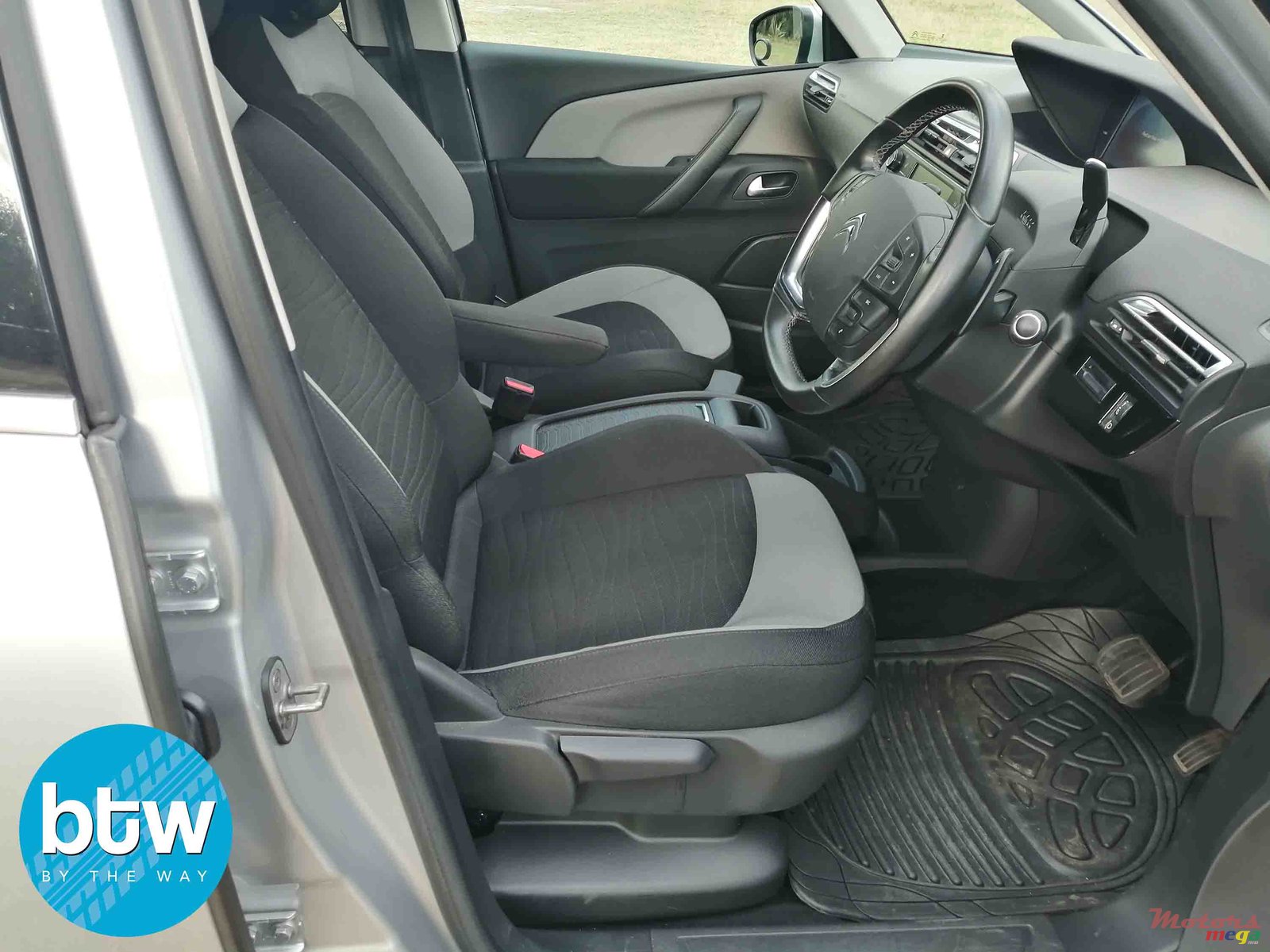 2015' Citroen C4 Picasso photo #5