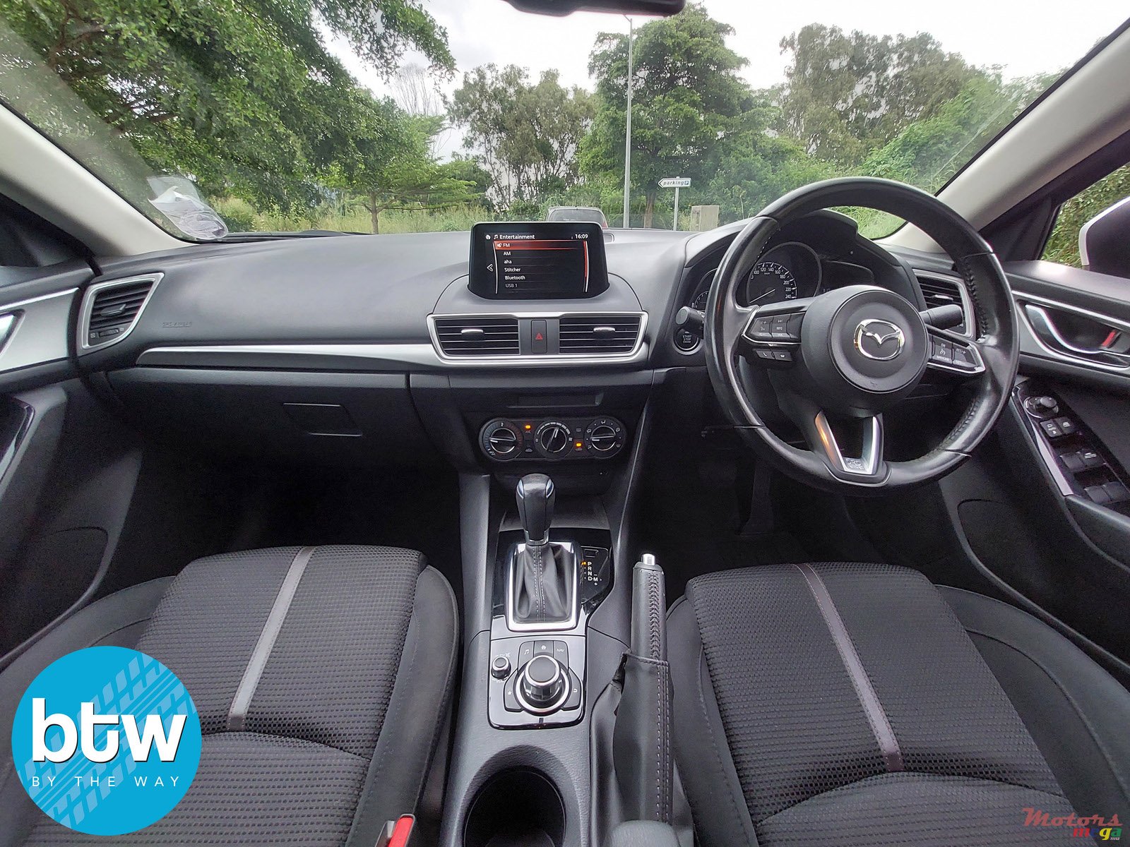 2017' Mazda 3 photo #6