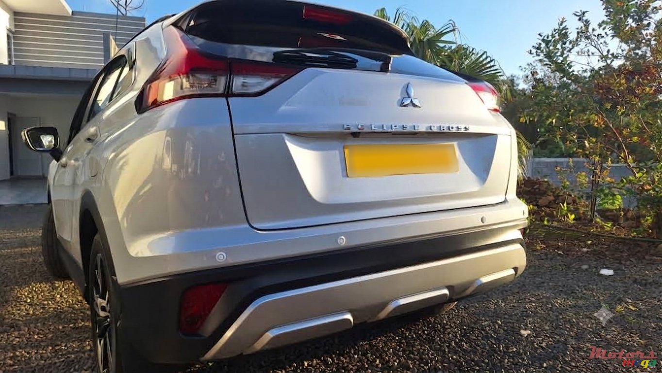 2023' Mitsubishi Eclipse Cross photo #2
