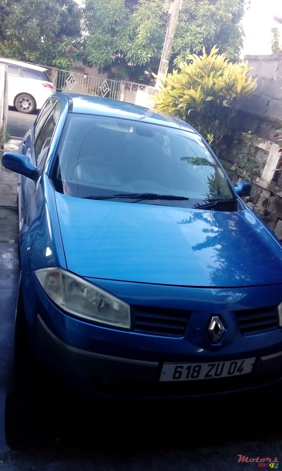 2004' Renault Megane photo #1