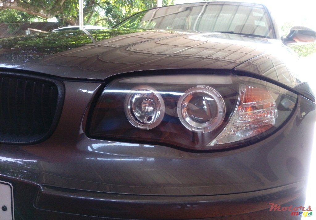 2007' BMW 1 Series 5 Door photo #3