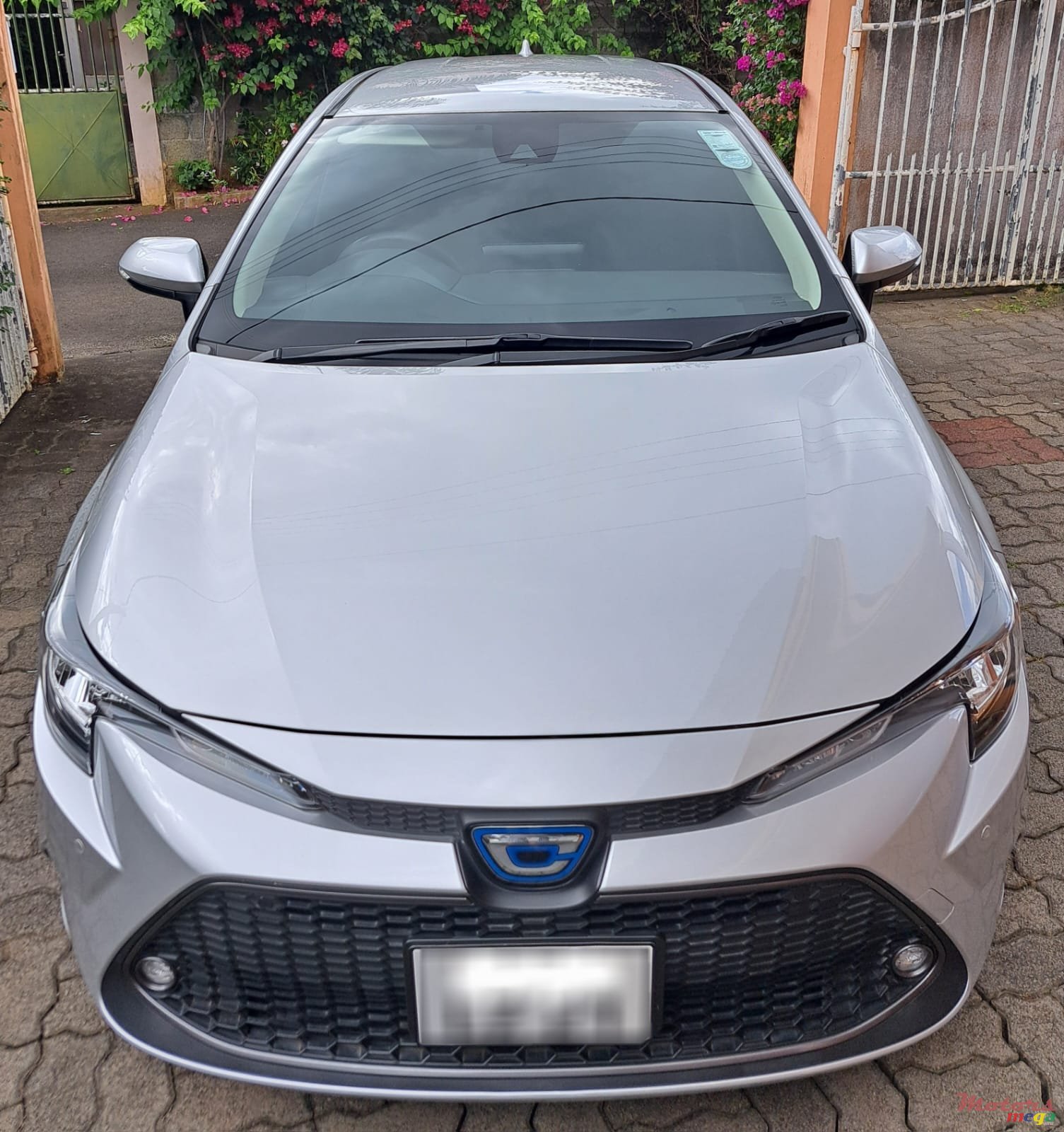 2021' Toyota Corolla Touring photo #4