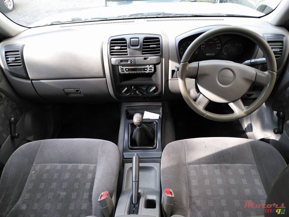 2005' Isuzu D-Max 2.5TD 2x4 photo #5