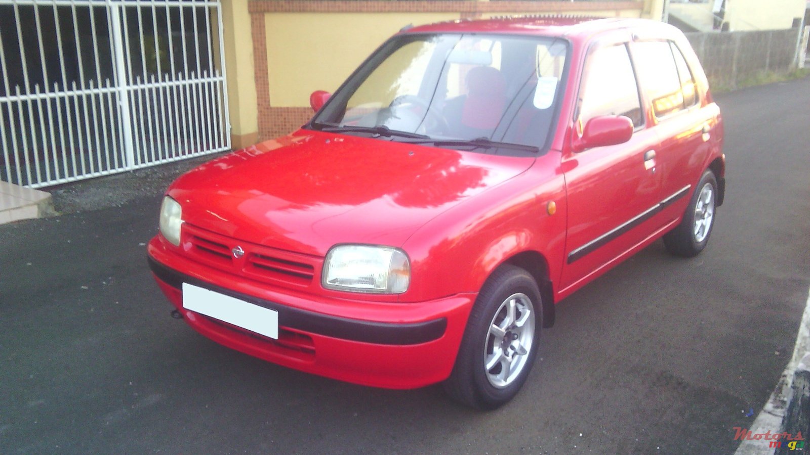 1995' Nissan photo #1