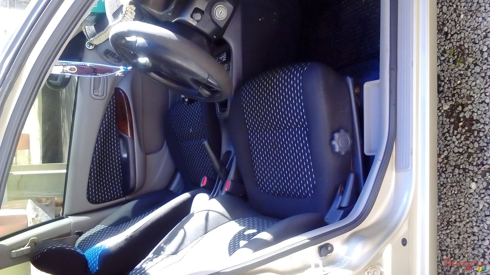 2001' Nissan Sunny photo #6