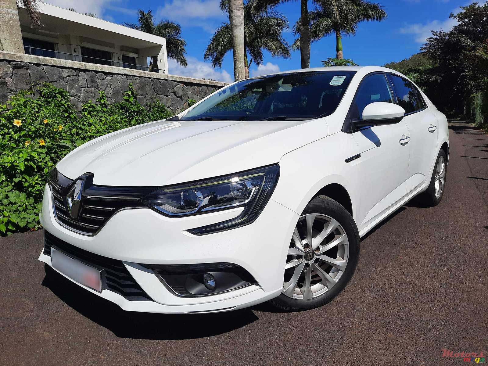 2017' Renault Megane Sedan photo #1