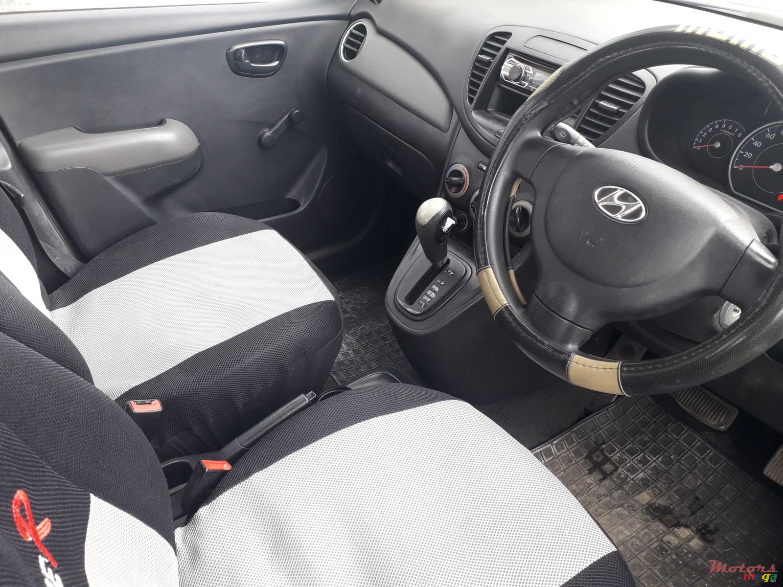 2012' Hyundai i10 Automatic photo #3