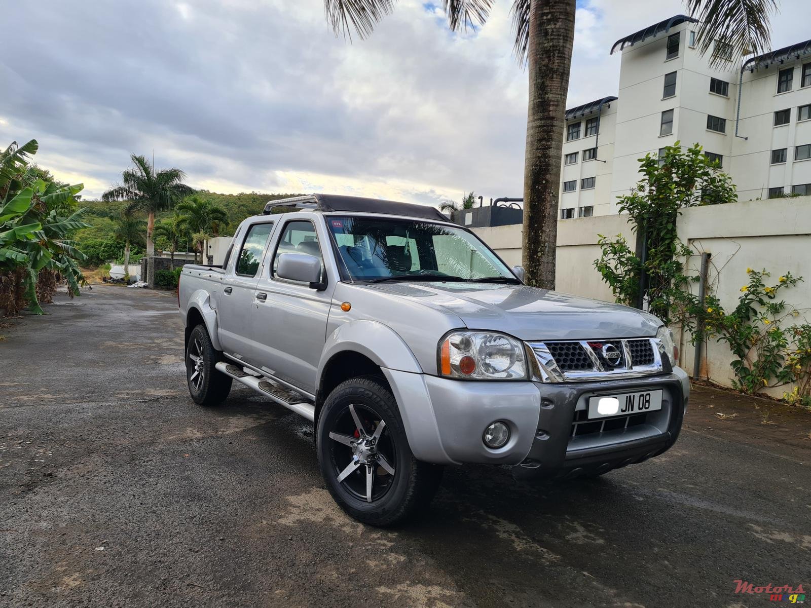 2008' Nissan Hardbody 4×4 3.0 photo #2