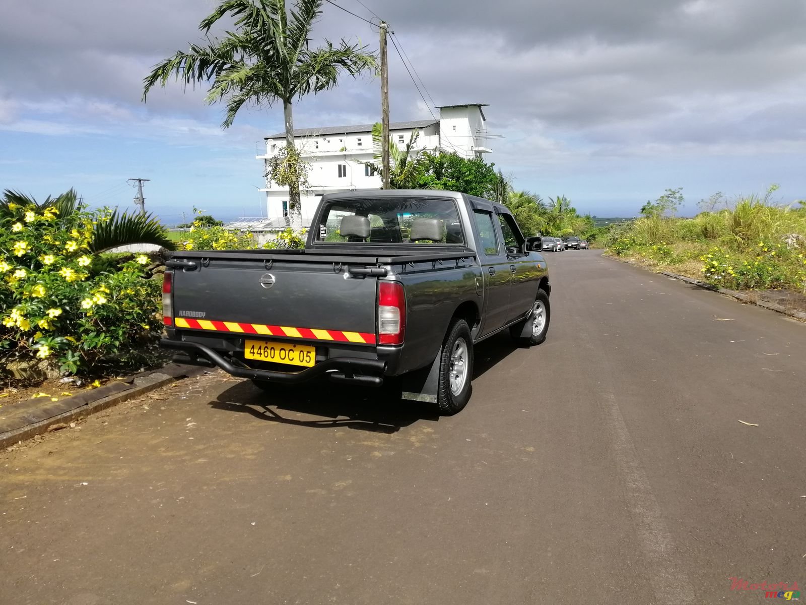2005' Nissan Pickup Hardbody 4x2 photo #3