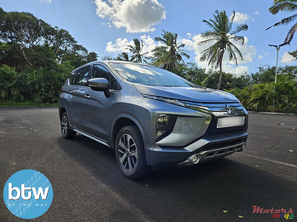 2020' Mitsubishi Xpander photo #1