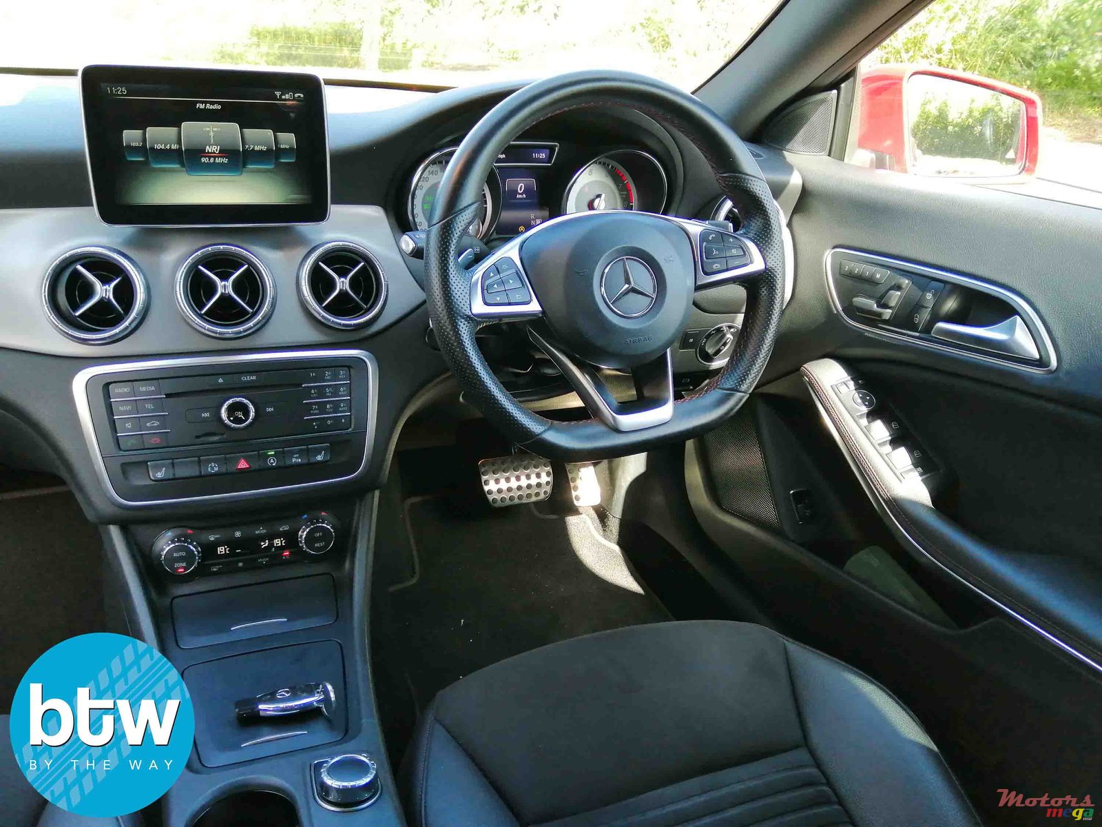 2015' Mercedes-Benz CLA 180 photo #7