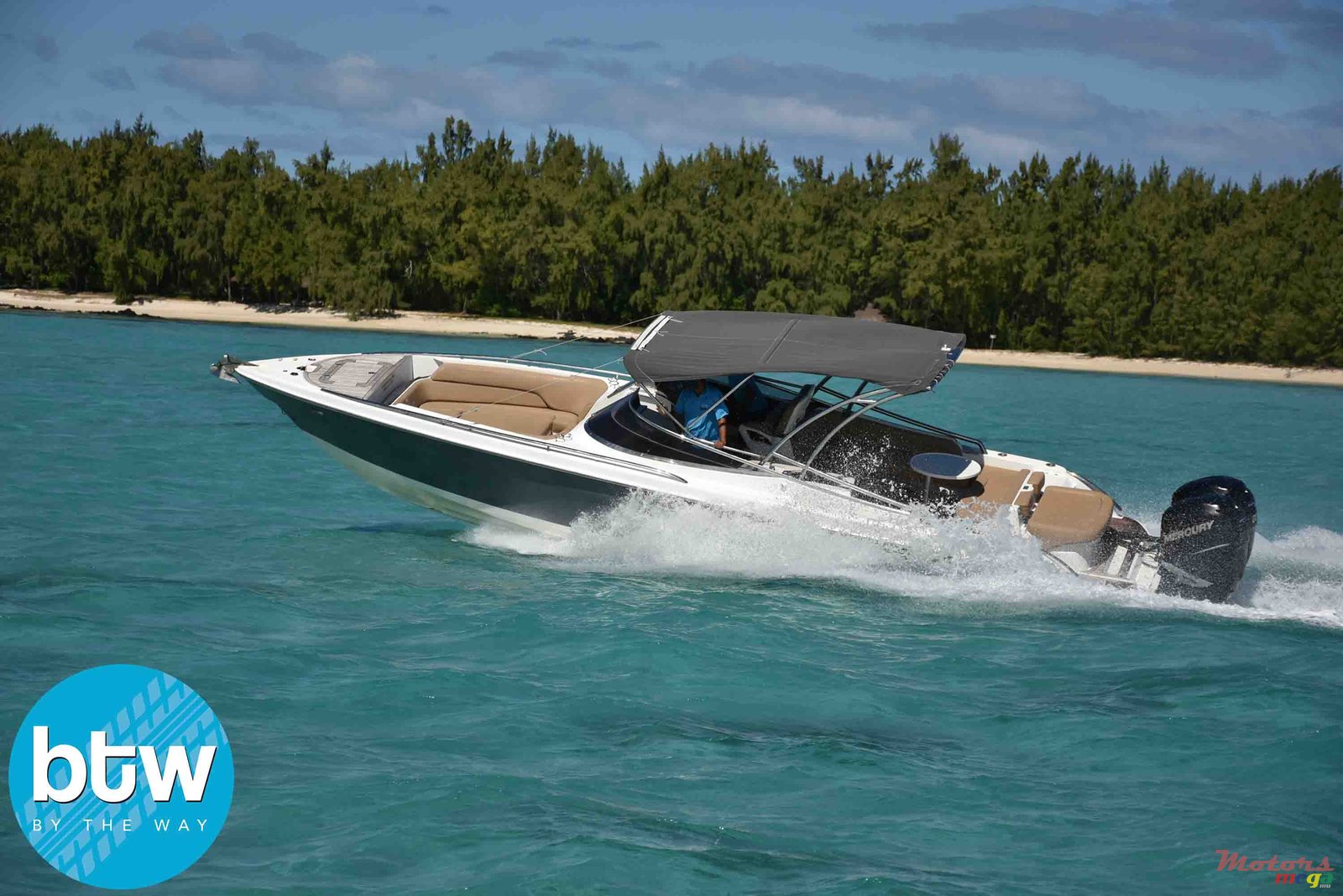 2012' Legend 33 photo #4