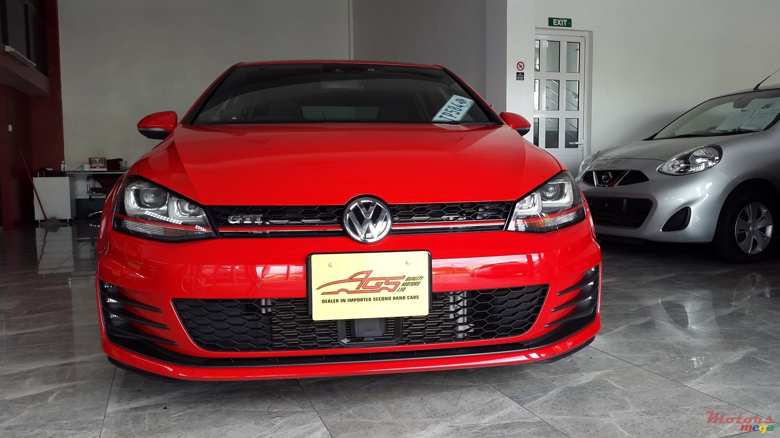2014' Volkswagen Golf GTI photo #1