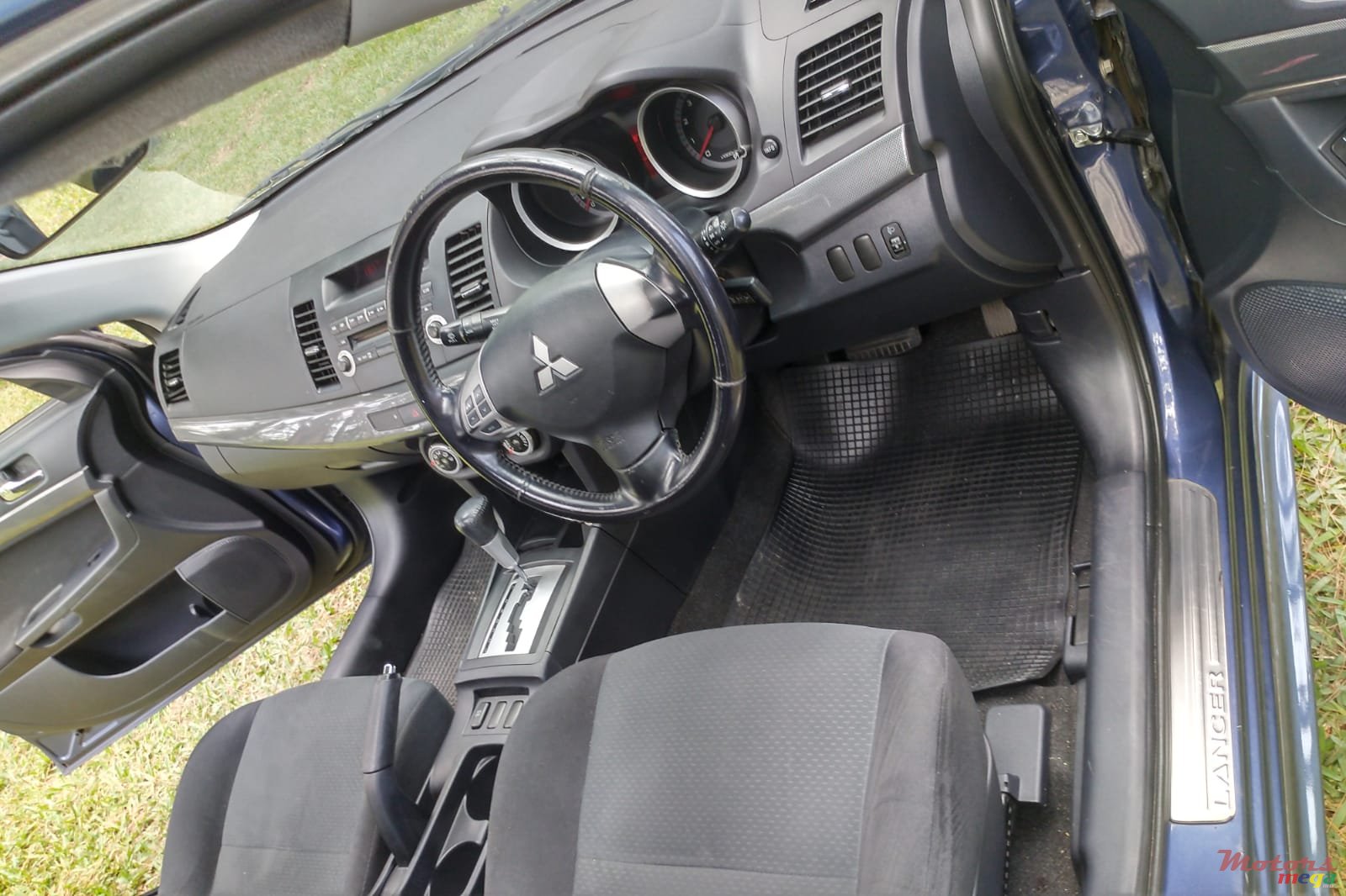 2008' Mitsubishi Lancer X photo #2