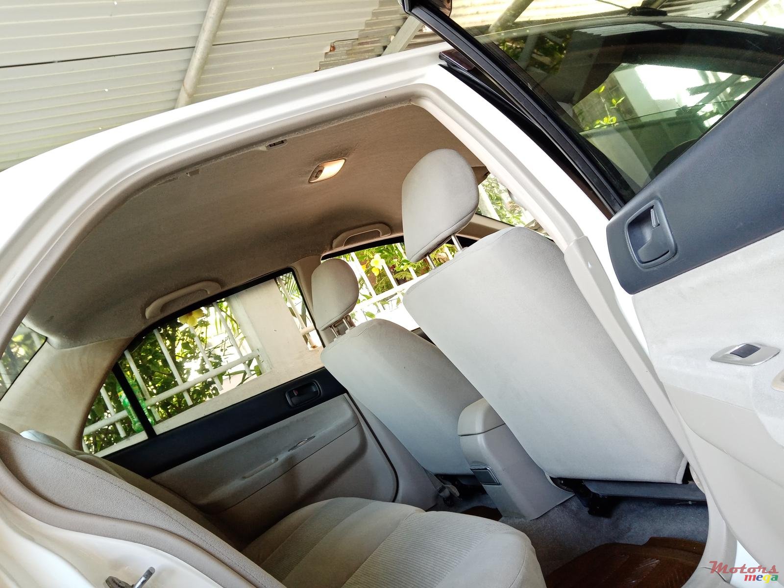 2005' Mitsubishi Lancer GLX photo #6