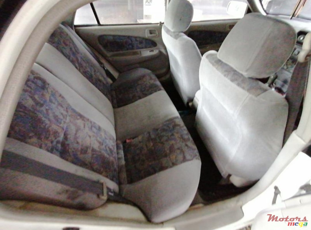 1999' Toyota Corolla Manual photo #5