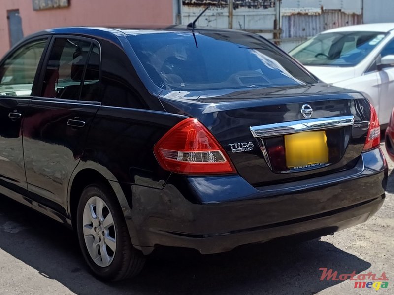 2011' Nissan Tiida photo #3