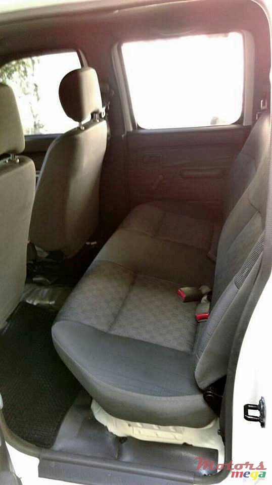 2010' Nissan Navara (54227164) photo #4