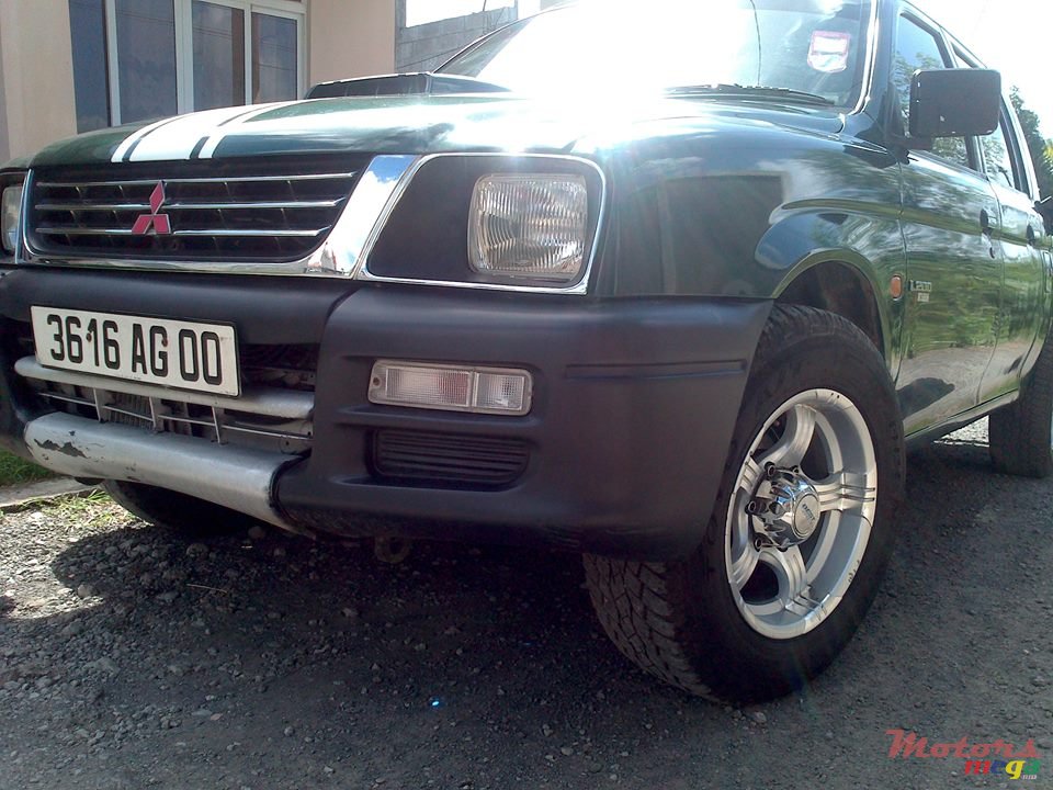 2000' Mitsubishi L 200 photo #1