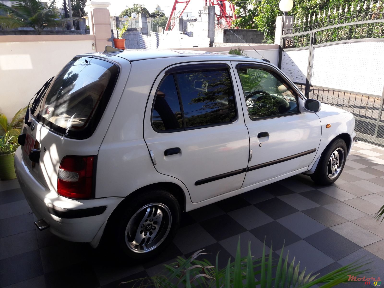 1999' Nissan March photo #2