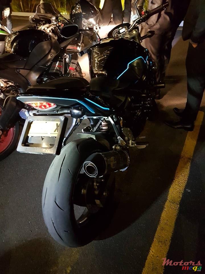 2012' Suzuki photo #2