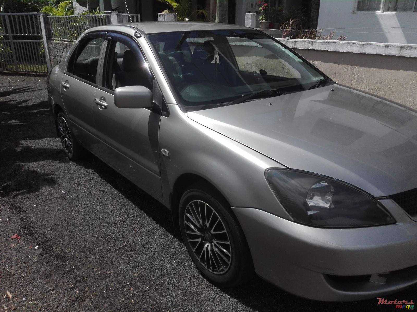 2008' Mitsubishi Lancer photo #4