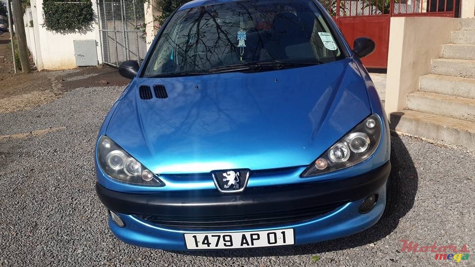 2001' Peugeot 206 photo #1