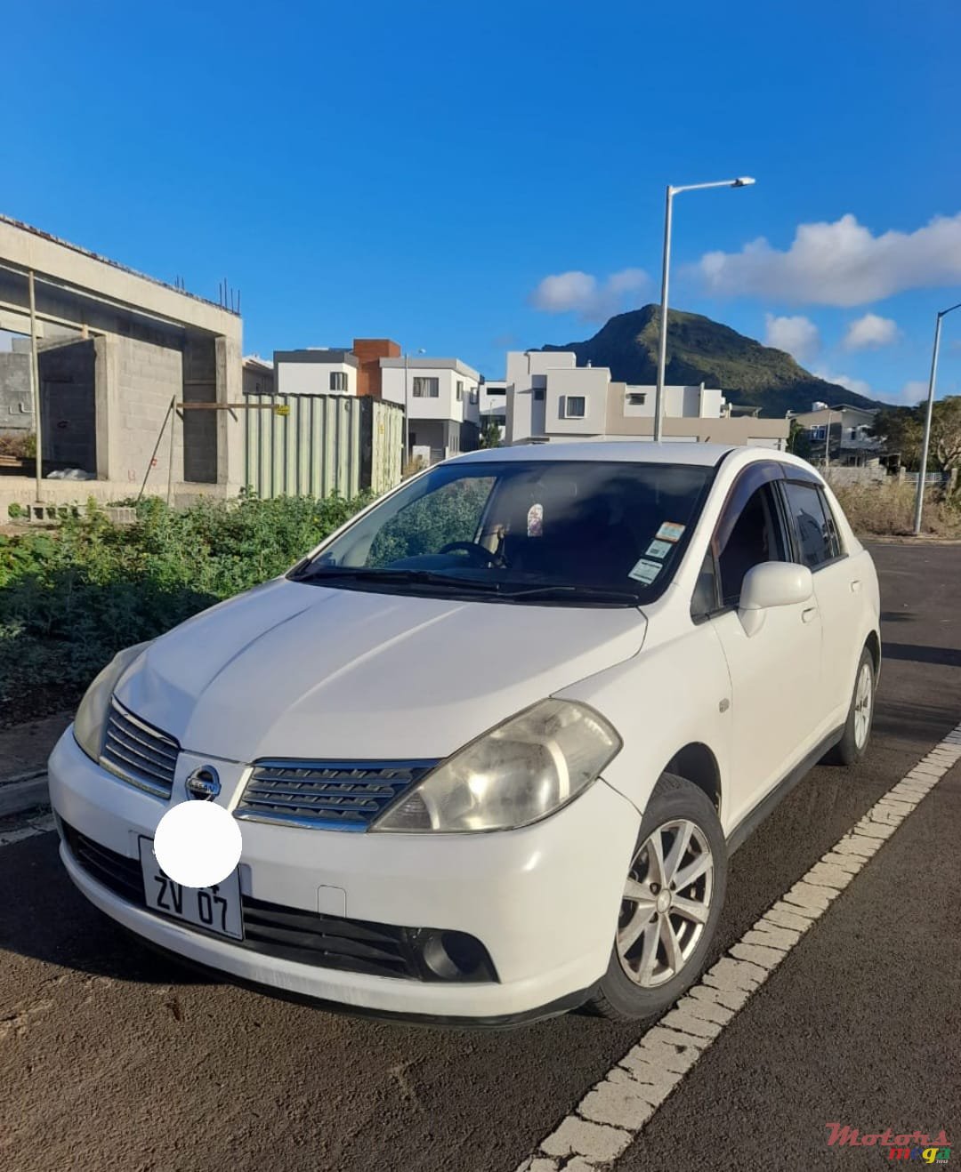 2007' Nissan Tiida photo #1