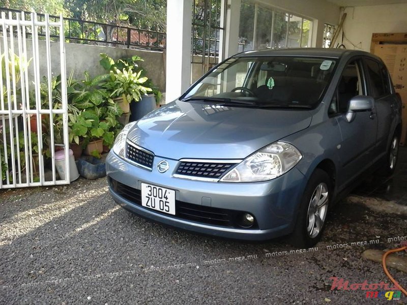 2005' Nissan photo #1