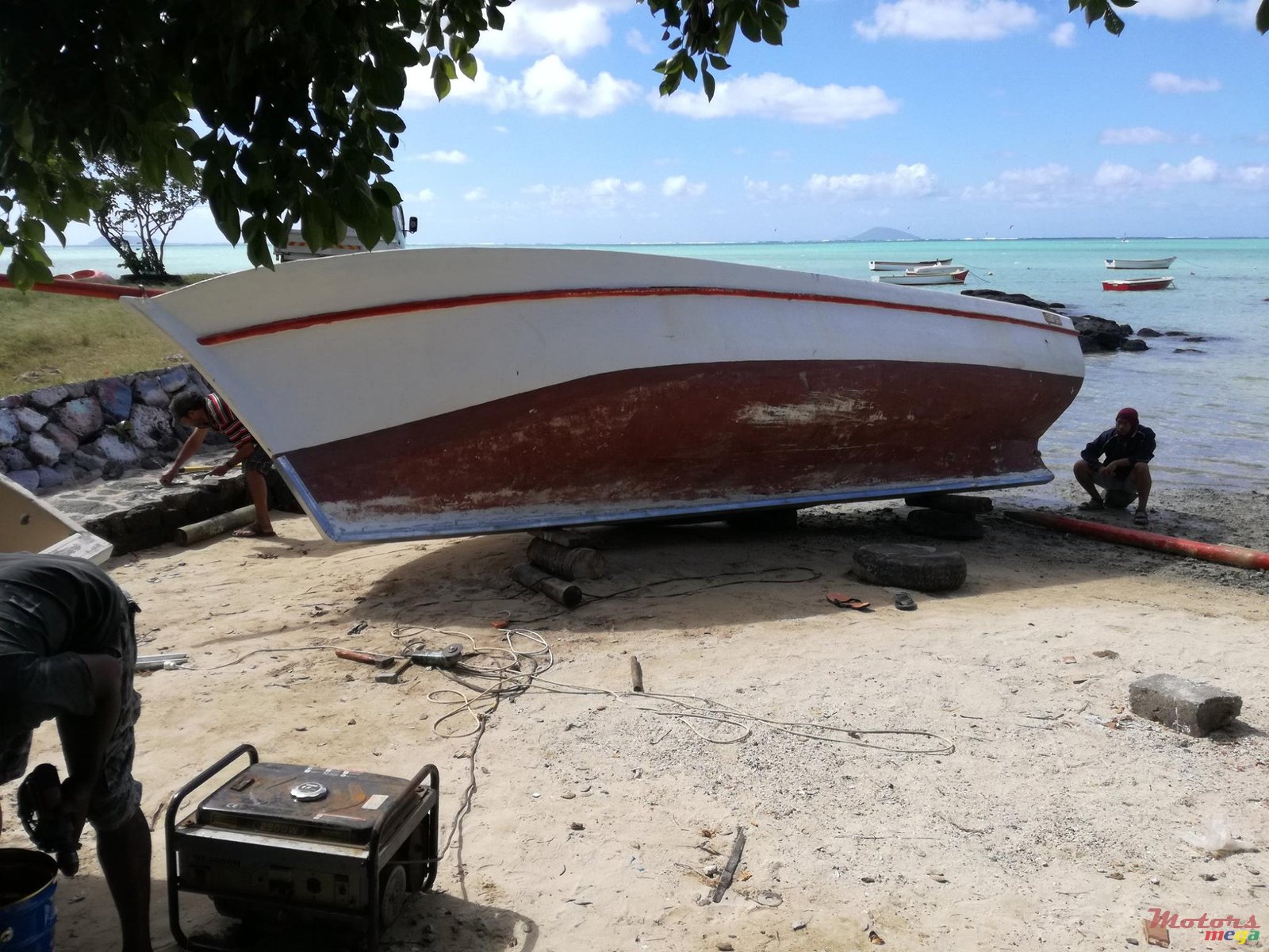 1999' Yamaha Fibre Glass coating photo #1