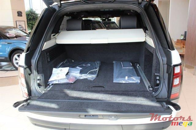 2014' Land Rover Range Rover Sport photo #4