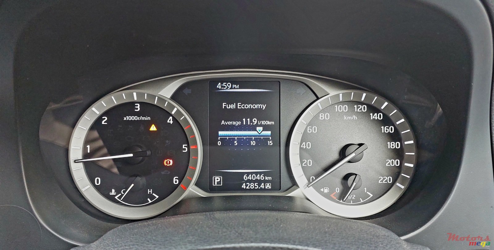 2020' Nissan Navara photo #7