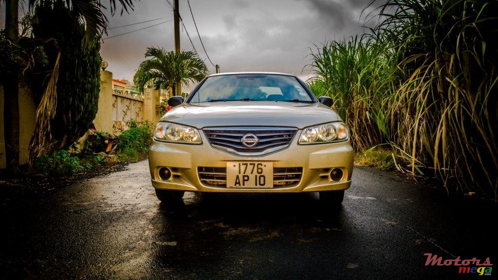 2010' Nissan Sunny photo #2