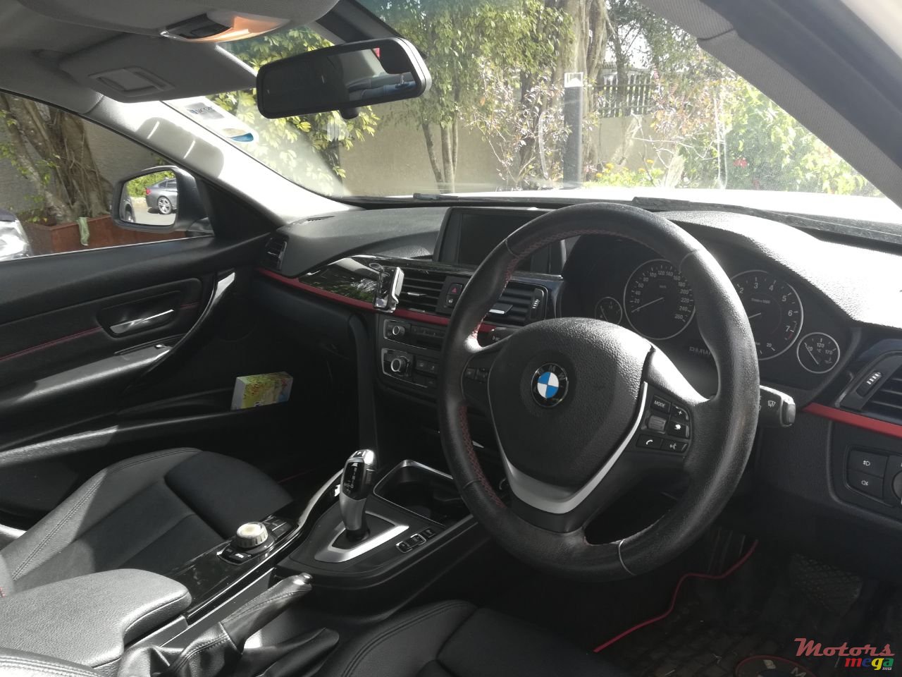 2013' BMW 3 Series photo #3