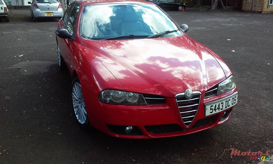 2005' Alfa Romeo 156 photo #2