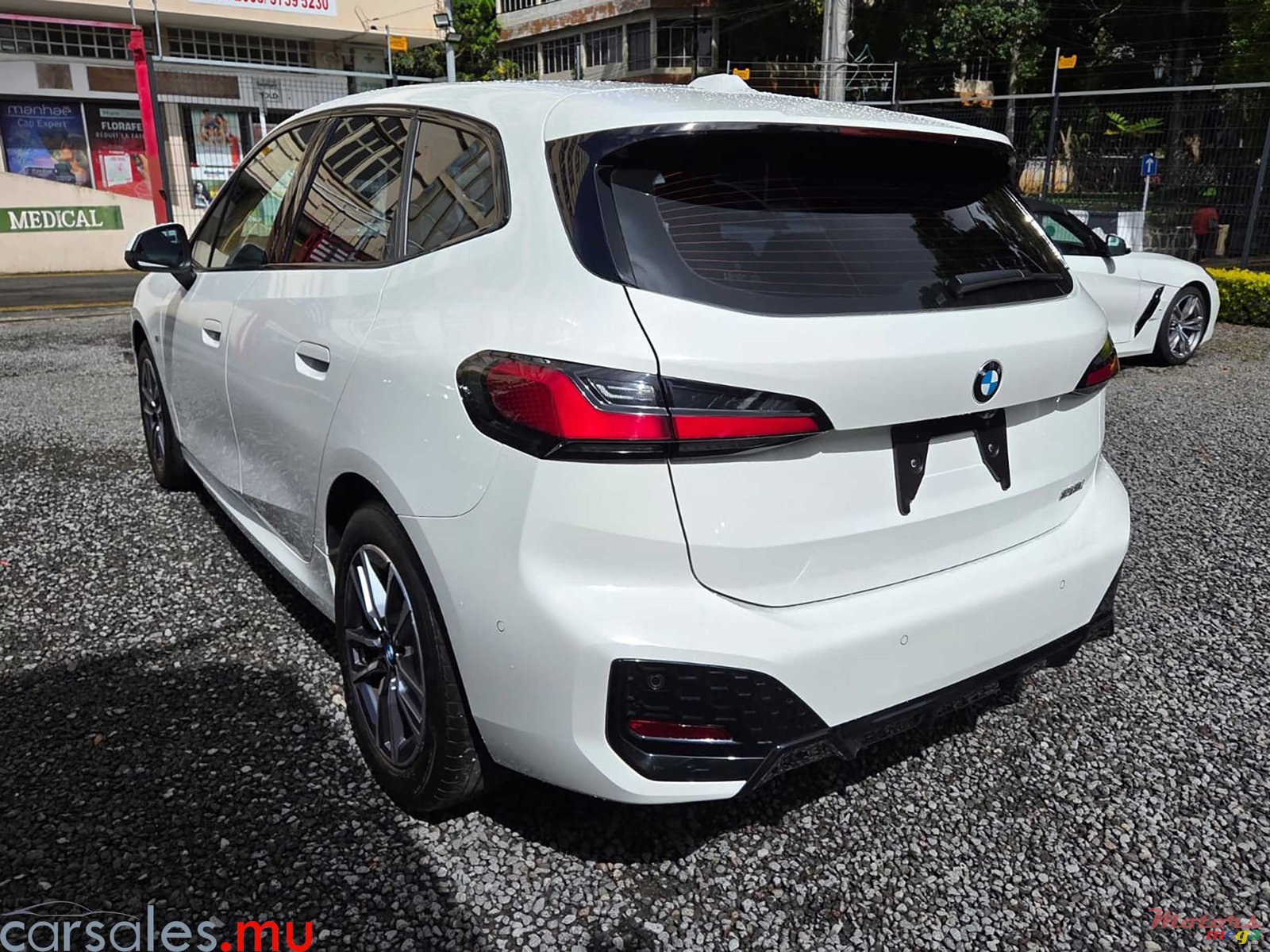 2022' BMW 218 i Active Tourer photo #3