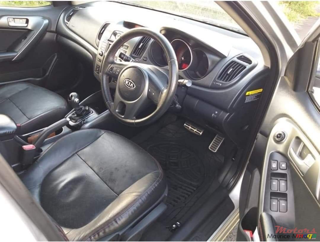 2012' Kia Cerato photo #2