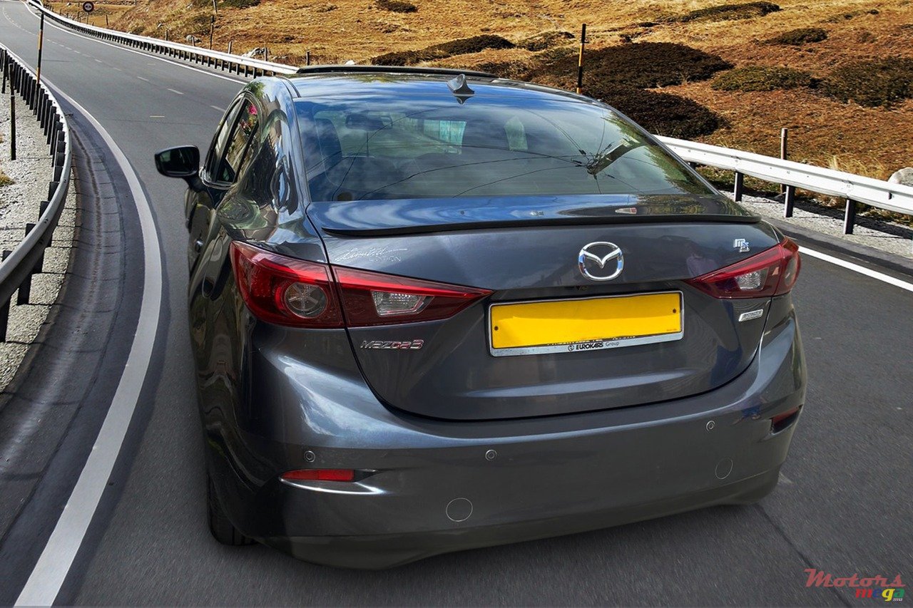2015' Mazda 3 photo #2