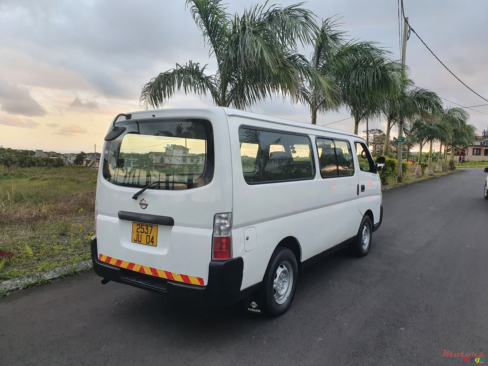 2004' Nissan E25 Goods Vehicle photo #4