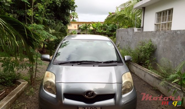 2008' Toyota Vitz photo #1